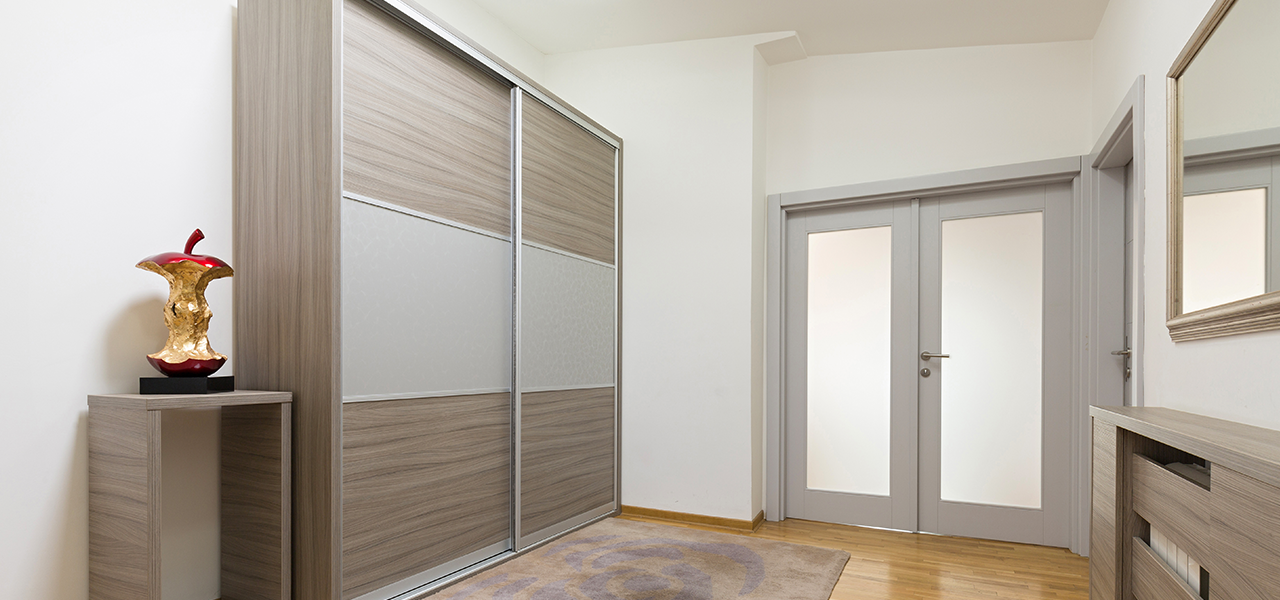 Closet a la medida con cajones y herrajes Blum — Maga Kitchen